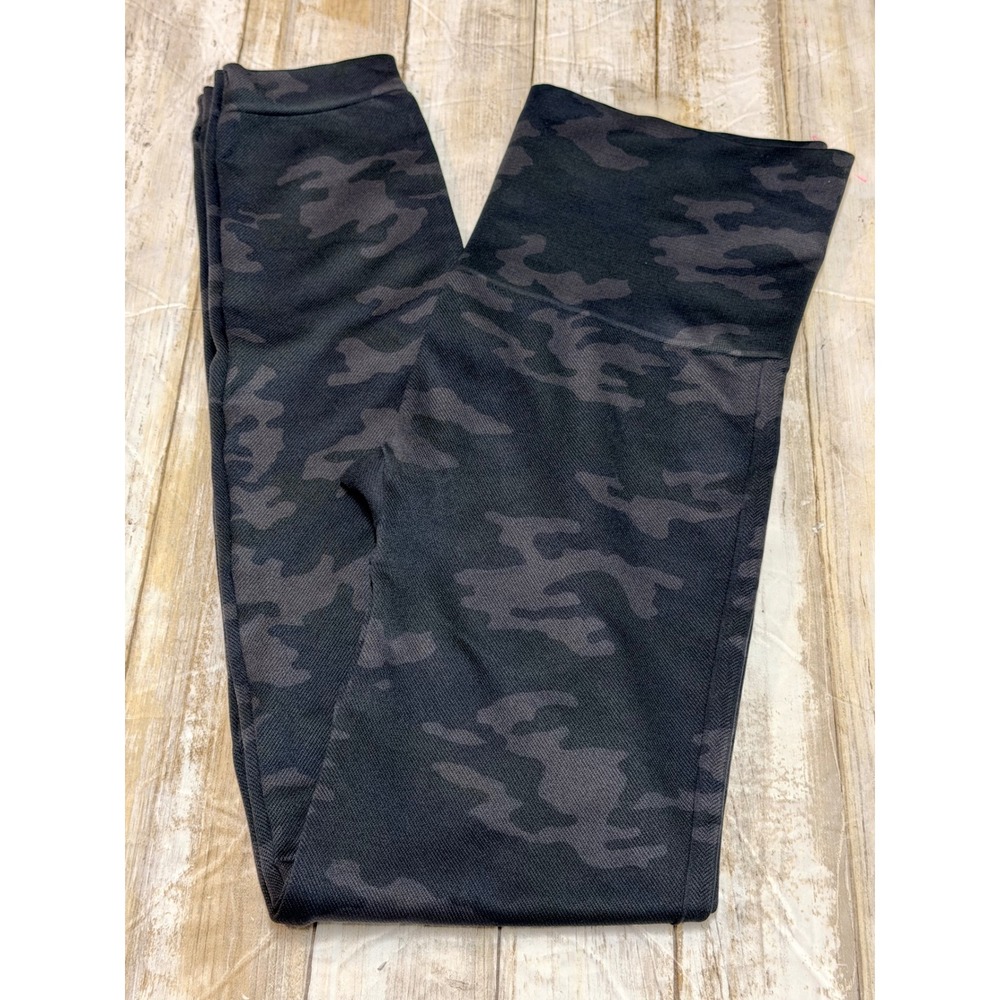 Spanx Look At Me Now Seamless Camo crop Leggings High Waist size Large